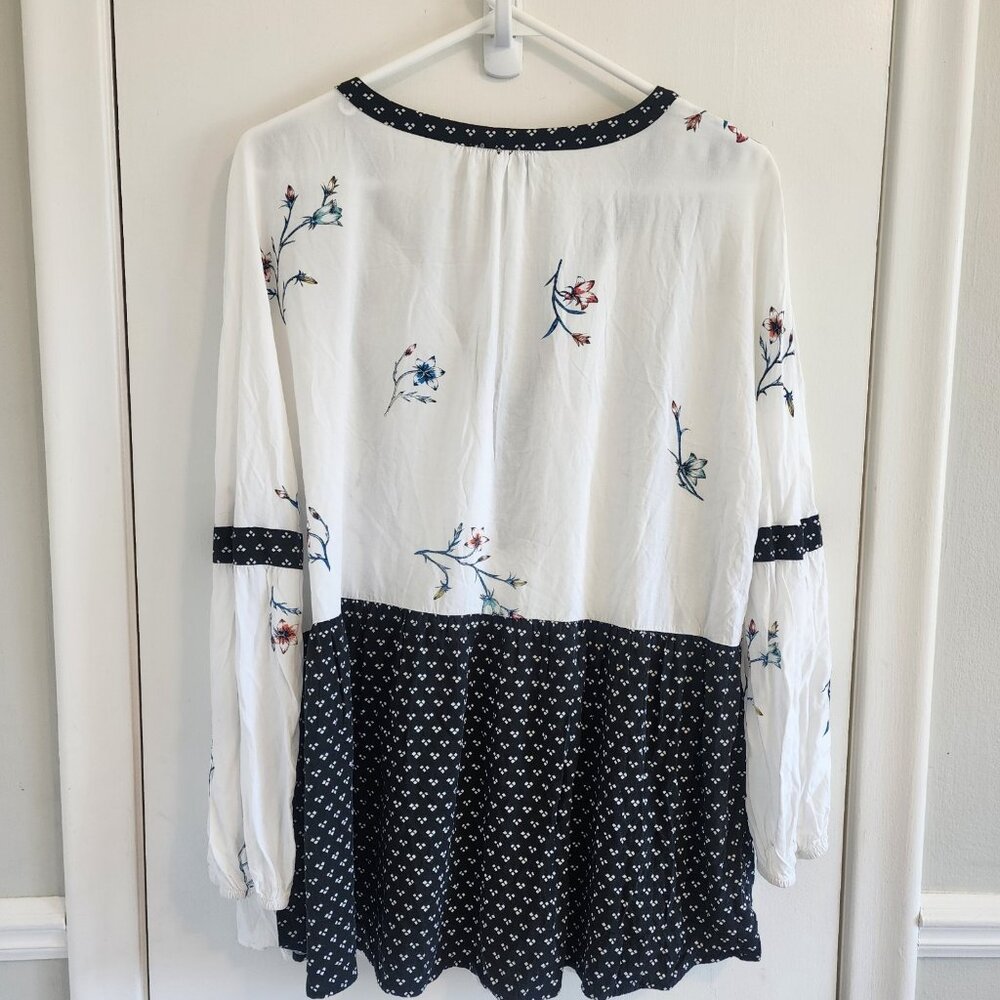 DR2 Daniel Rainn Women's Size 2X White And Black Floral Peasant Boho Blouse - Picture 3 of 6